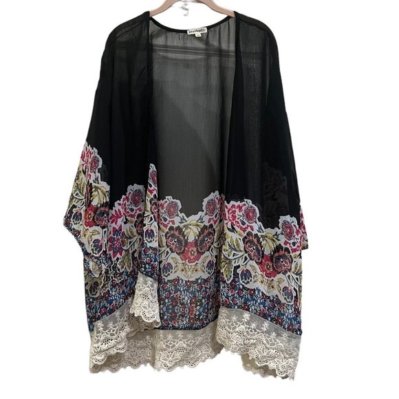 love on a hanger Tops - EXCELLENT condition Kimono Dressy Casual